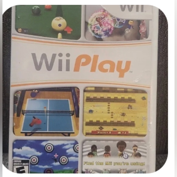 Nintendo Wii console white RV-001 w hook ups,2 remotes/charger/4 games/sport kit
